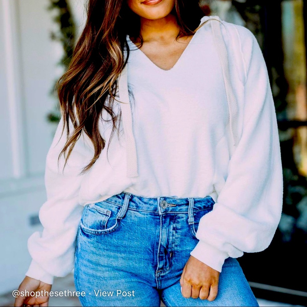 Oversized Cropped Larken Hoodie (Sherpa)